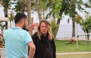 Darp edilmiş olarak yardım isteyen Rus kadın hastaneye...