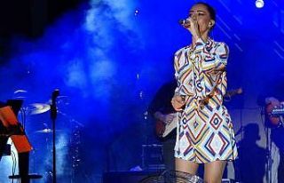 Derya Uluğ, Uşaklı gençleri coşturdu
