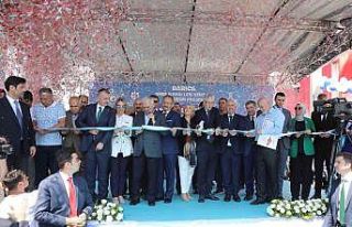 Dev projede hak sahipleri tapularına kavuştu
