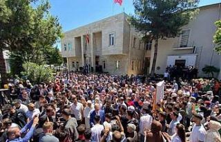 Diyarbakır Valisi Karaloğlu zılgıtlarla uğurlandı