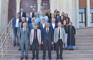 DPÜ Lisansüstü Eğitim Enstitüsü’nde görev...