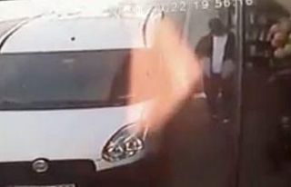 Dükkanın önündeki aracı saniyeler içinde çaldı