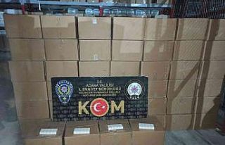 Durdurulan kamyondan 294 bin 950 paket kaçak sigara...