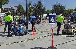 Düzce’de miniklere trafik eğitimi verildi