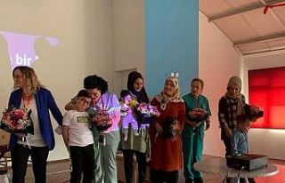 Ebeler haftalarını kutladı