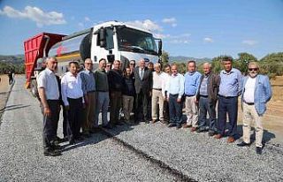 Efeler’in asfaltlama aracı görücüye çıktı