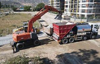 Efeler’in yeni asfalt makinesi ilk görevine çıktı