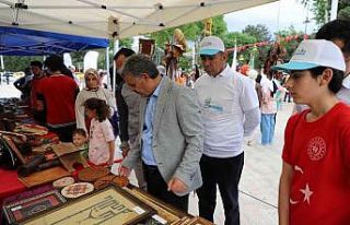 El sanatları sergisine ilgi