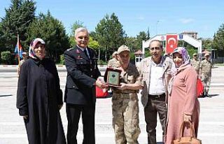 Elazığ’da özel birey asker olmanın gururunu...