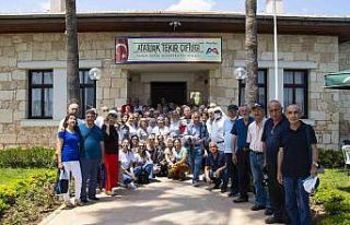 Emekliler Gazi Çiftliğinde bir araya geldi