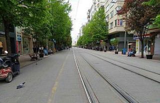 En kalabalık caddeler bayramın ilk gününde boş...