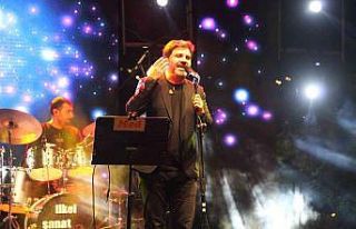 Ender Balkır şarkılarıyla Şanlıurfalıları...