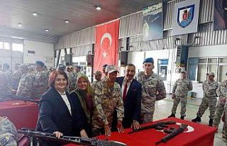 Engelli gençlerin bir günlük temsili askerlik heyecanı