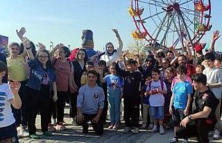 Engelliler düzenlenen etkinlikte luna parkta gönüllerince...