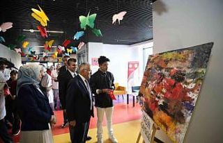 Engelsiz Yaşam Merkezi’nde engeller aşılıyor