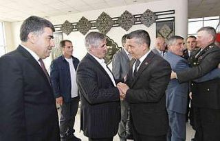 Erciş’te bayramlaşma mesaisi