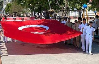 Erdek’te "Gençlik Yürüyüşü" düzenledi