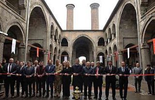 Erzurum’da ‘Oltu Taşı’ sergisi açıldı