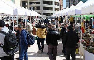 Eskişehir Antika Pazarı’na yoğun ilgi