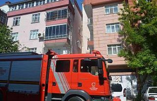 Evden çıkan dumanlar mahalleyi ayağa kaldırdı,...