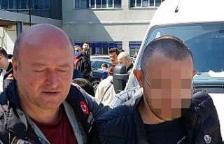 Evinde uyuşturucu satarken yakalandı