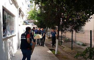 Evinin balkonunda ölü bulundu
