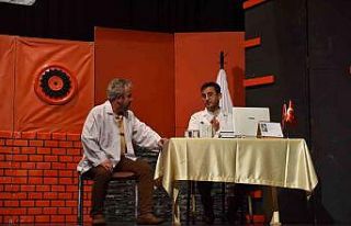 ‘Eyvah Deliriyorum ben haberin olsun’ oyunu kahkaya...