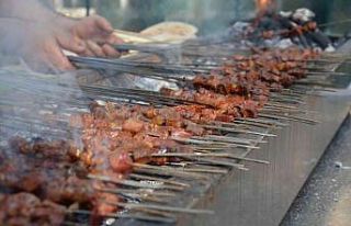 Festivalde 1 ton kuzu ciğeri tüketildi