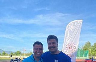 Fırlattığı gülleleri Türk spor tarihine bağışlıyor