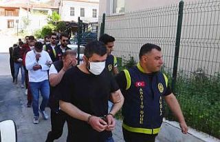 Fuhuş operasyonunda 13 şüpheli yakalandı