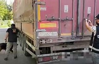 Gaziantep’te 10 bin 400 paket kaçak sigara ele...