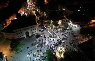 Gece bayram alışverişi çılgınlığı havadan...