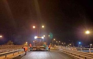 Gece yarısı yapılan asfalt trafik aksatmadı