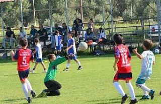 Geleceğin futbolcuları Yunusemre Hazırlık Turnuvasında...
