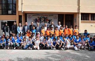 Geleneksel çocuk oyunları şenliği başladı