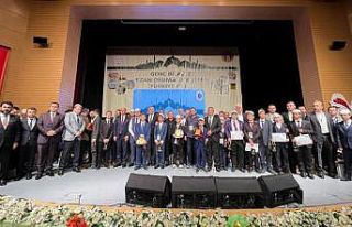 Genç Bilaller Ezan Okuma Yarışması Türkiye Finali...