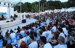 Gençler müzik festivalinde coştu