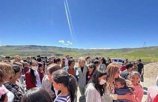 Girişimci iş kadınları, Ağrılı öğrencilerle...