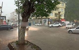 Gölbaşı’nda sağanak yağış zor anlar yaşattı