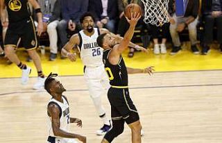 Golden State Warriors, Dallas Mavericks karşısında...