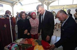 GÖLMEK kursiyerlerinden el emeği sergisi