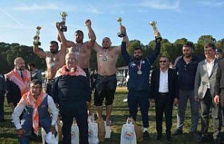 Gömeç’te 26 başpehlivan er meydanında kapıştı