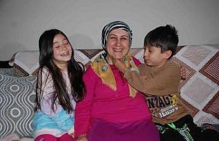 Gönül gözü ile annelik yapıyor