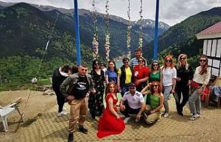 Gürcü turistlerden Uzungöl’e yoğun ilgi