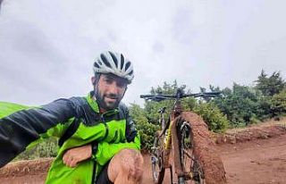 Haftada 500 kilometre pedal çevirerek yarışmalara...
