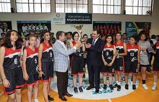 Haliliye’de 19 Mayıs turnuvasında kupalar sahiplerini...