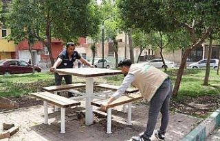 Haliliye’de parklara bahar bakımı