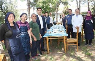 Hastane personelinden geleneksel lokma hayrı
