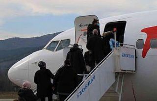 Havalimanından sahte belgelerle yurt dışına çıkarken...