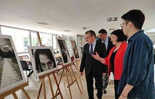 Hekim olacak öğrencilerin fotoğraf sergisi büyük...